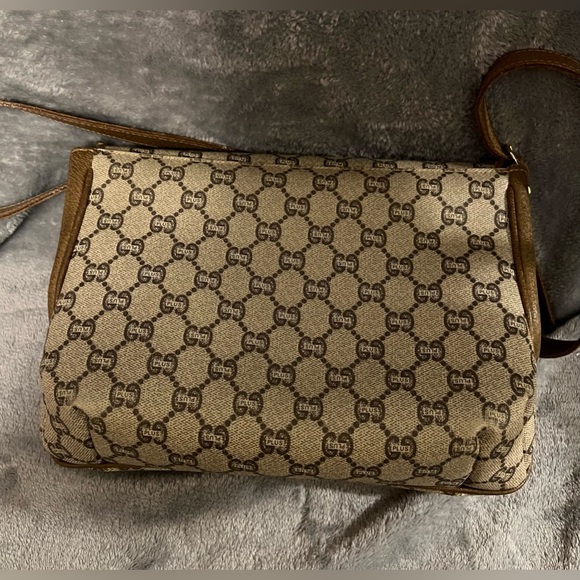 Vintage Gucci Plus Shoulder Bag - Picture 4 of 16